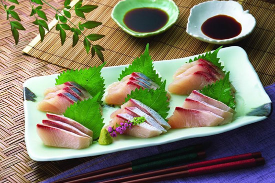 �����~����