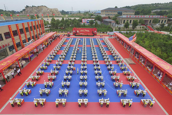 ����|�������W(xu��)У 30����c