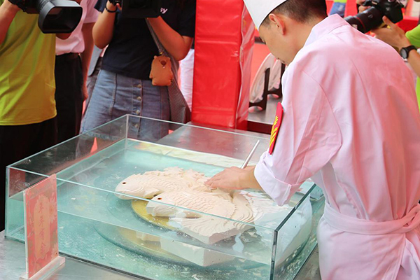 ����|�������W(xu��)У 30����c