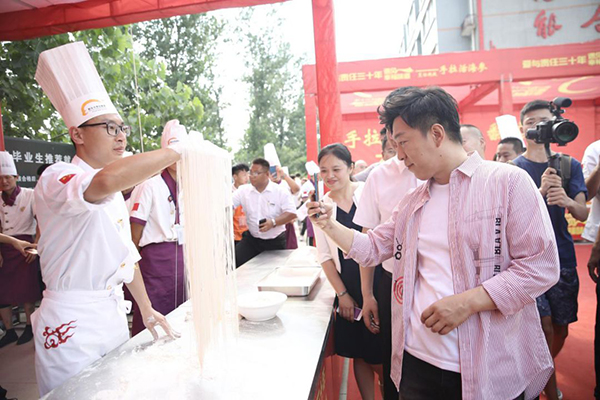 ����|�������W(xu��)У 30����c