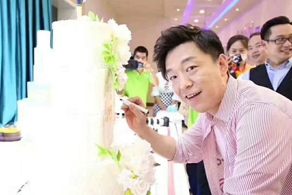 ����|�������W(xu��)У 30����c