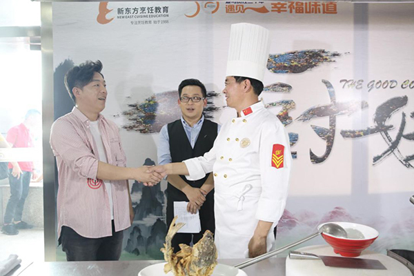 ����|�������W(xu��)У 30����c