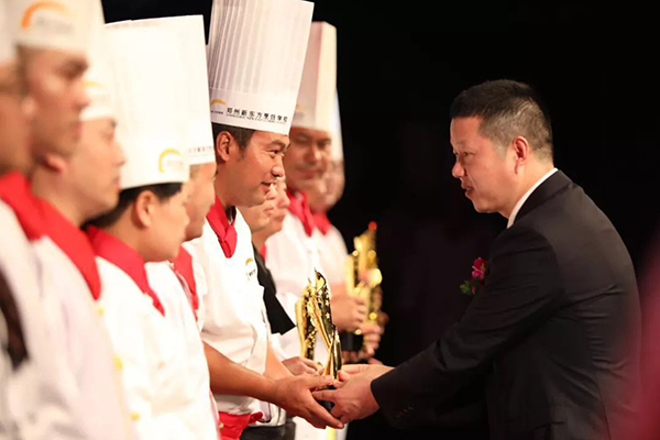 ����|�������W(xu��)У 30����c