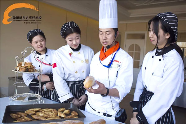 ​�W(xu��)���c(di��n)ȥ�W(xu��)У��߀�Ǯ�(d��ng)�W(xu��)ͽ����